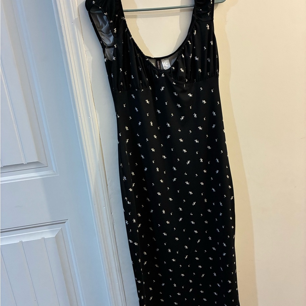 H&M Black Floral Print Sleeveless Midi Dress